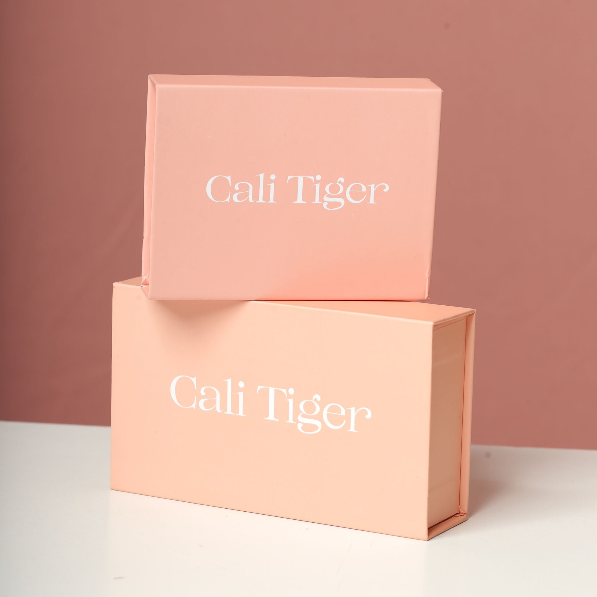 Cali Tiger 'For The Sun Lovers' Box - Cali Tiger