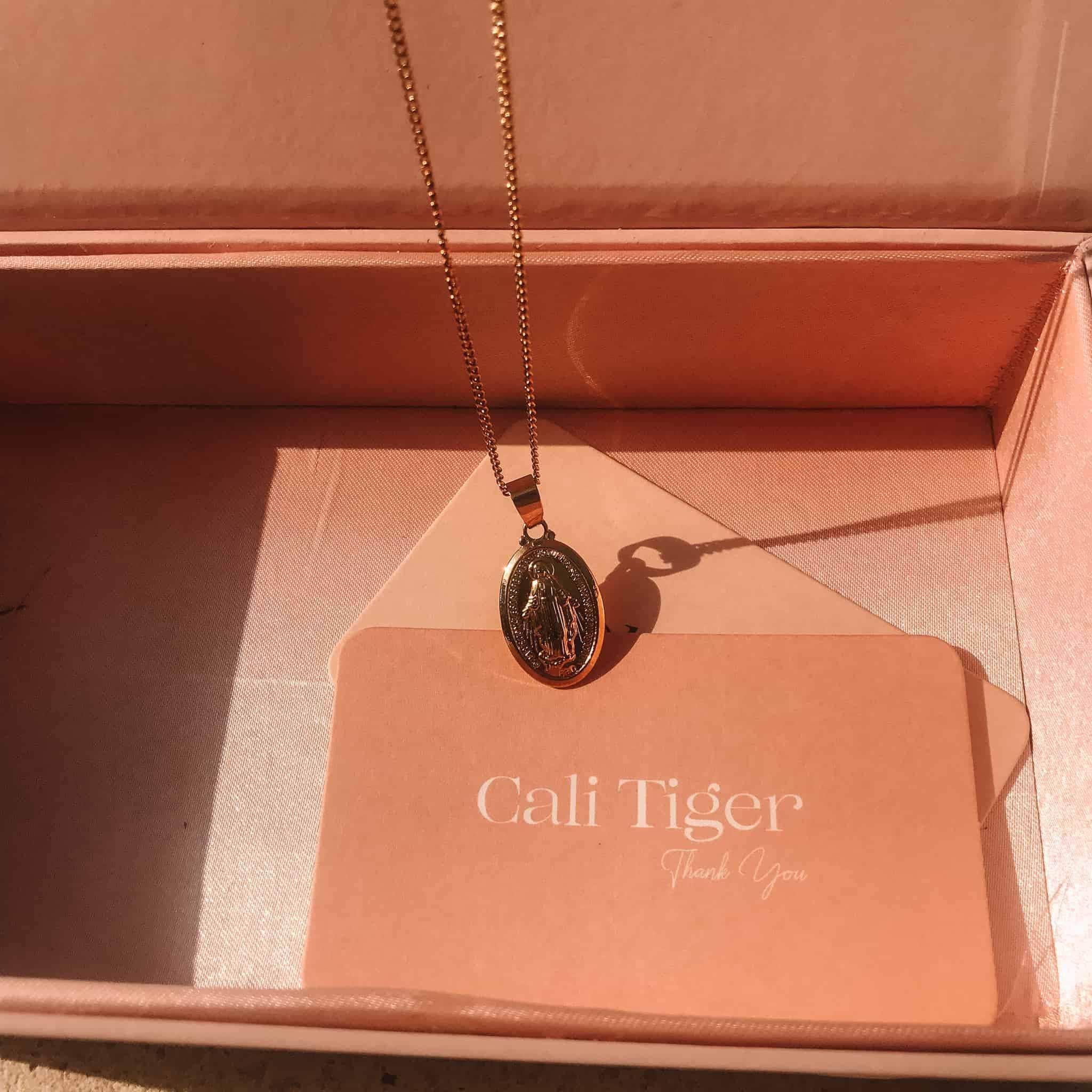 Cali Tiger 'For The Sun Lovers' Box